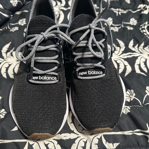 New Balance Black and Gray Athletic Shoes - Picture 1 of 3